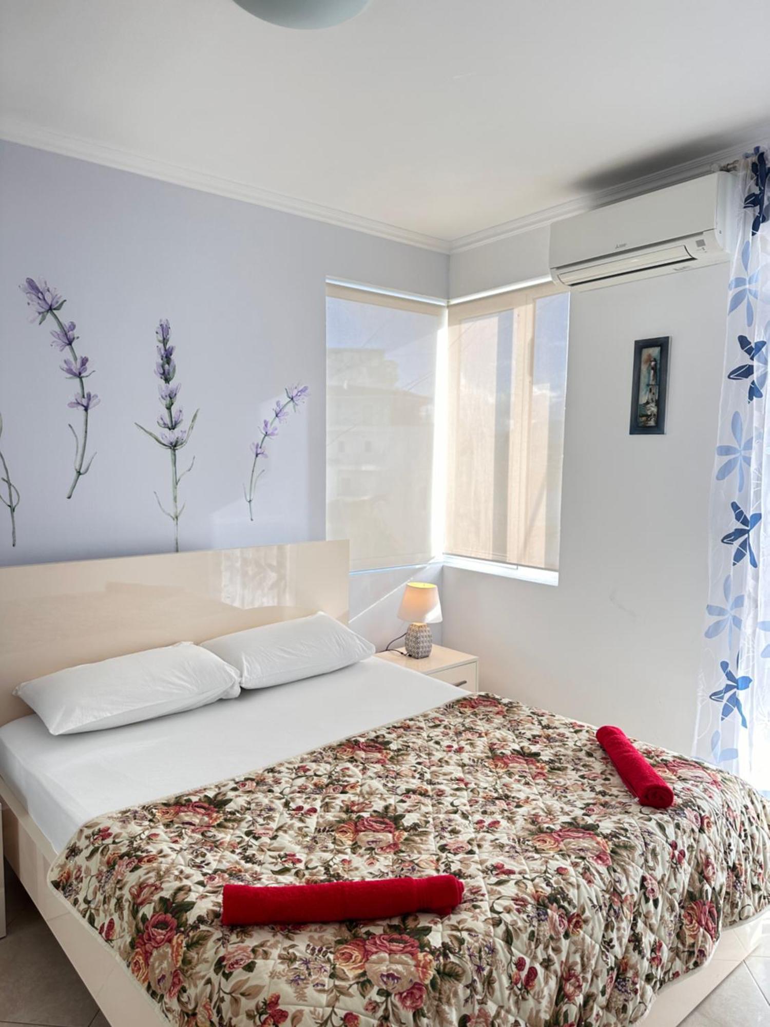 Violet Sea View Apartment Sarandë Buitenkant foto