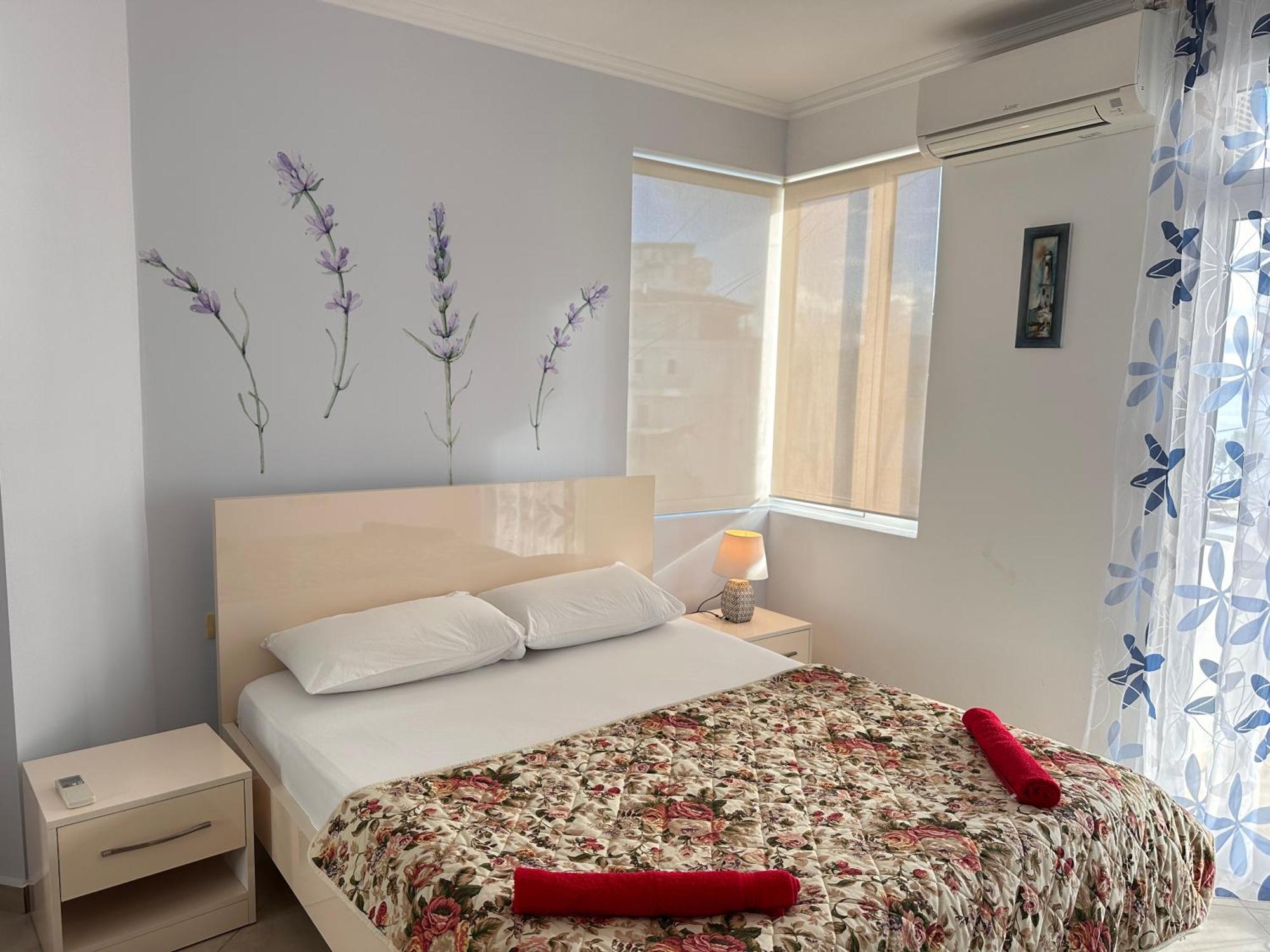 Violet Sea View Apartment Sarandë Buitenkant foto